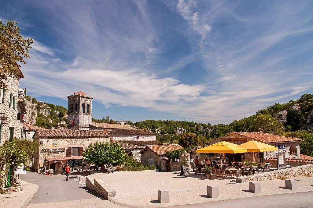 **  Hotel La Garenne Labeaume France